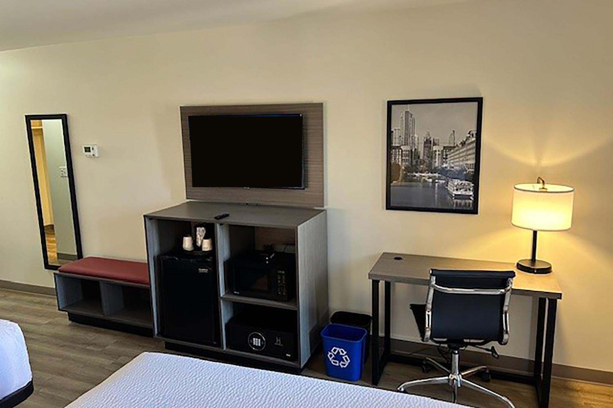 Ramada By Wyndham Milwaukee Otel Dış mekan fotoğraf