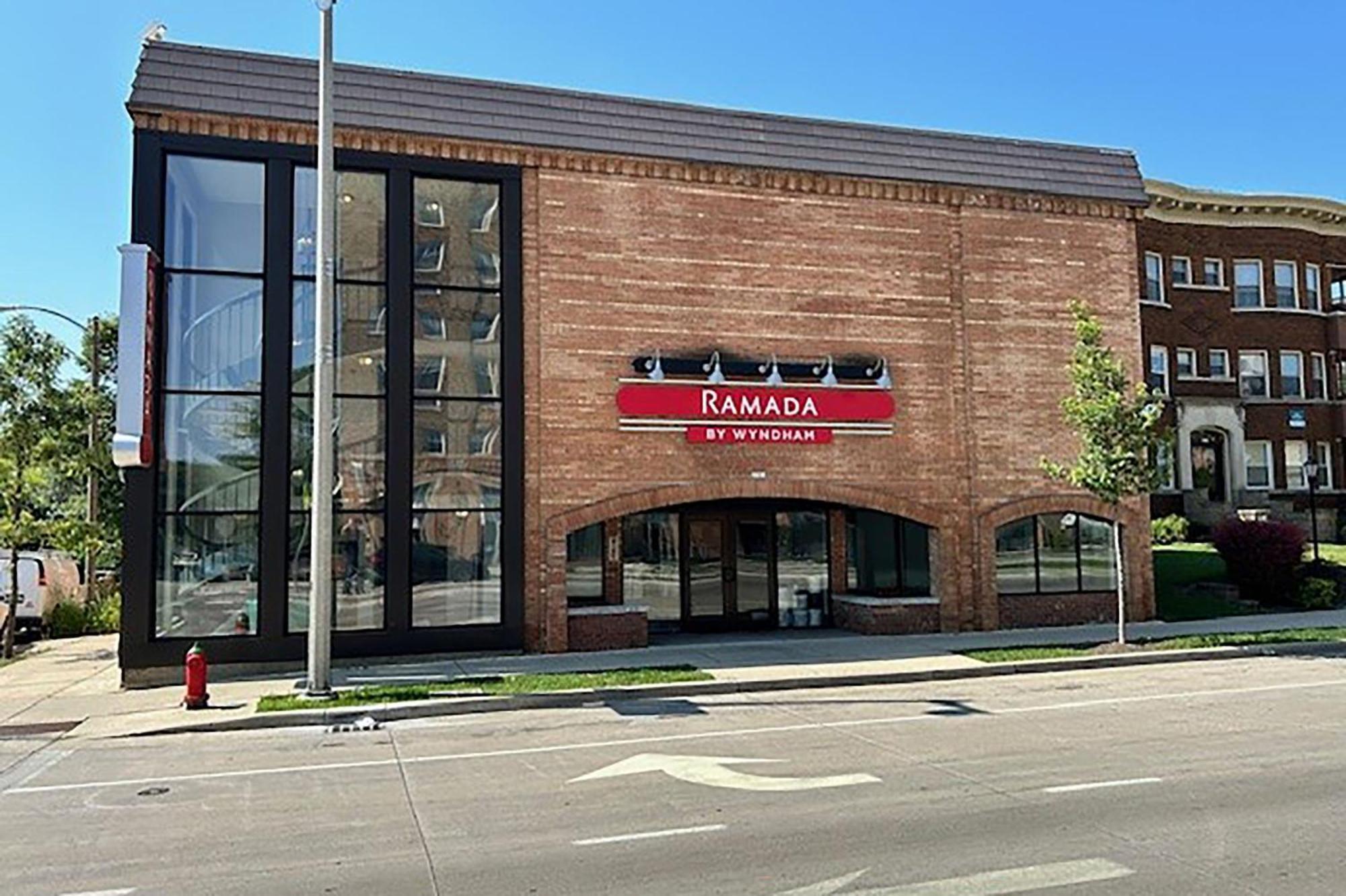 Ramada By Wyndham Milwaukee Otel Dış mekan fotoğraf