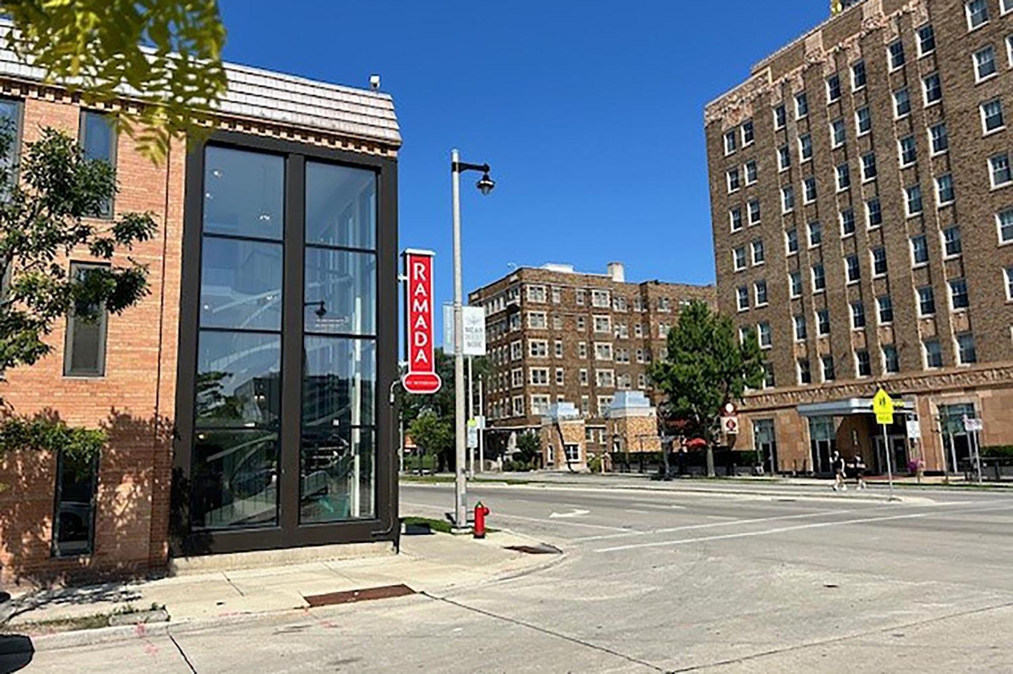 Ramada By Wyndham Milwaukee Otel Dış mekan fotoğraf