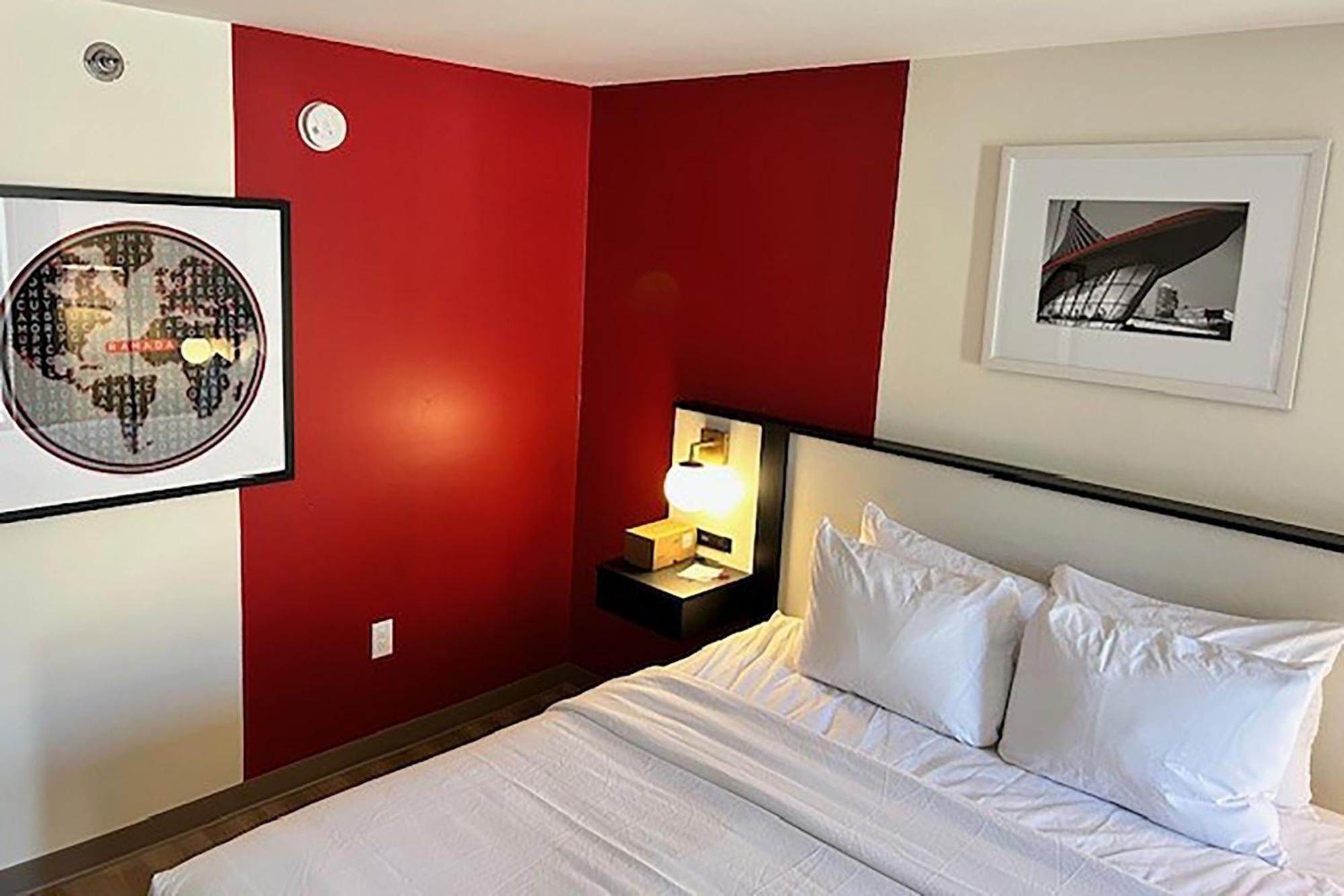 Ramada By Wyndham Milwaukee Otel Dış mekan fotoğraf