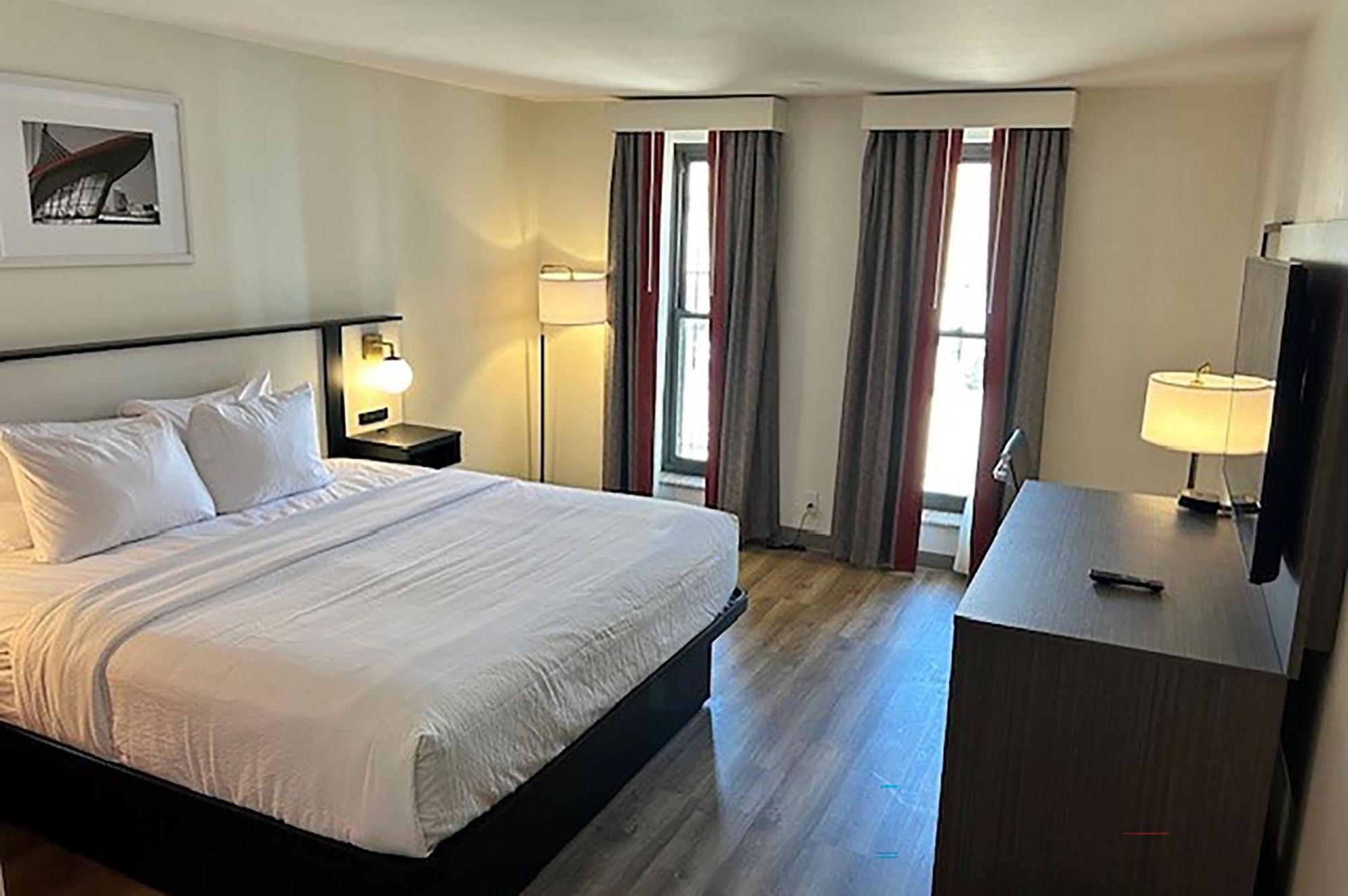 Ramada By Wyndham Milwaukee Otel Dış mekan fotoğraf
