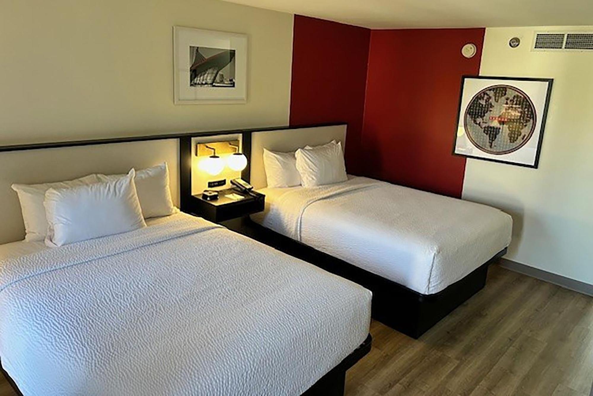 Ramada By Wyndham Milwaukee Otel Dış mekan fotoğraf