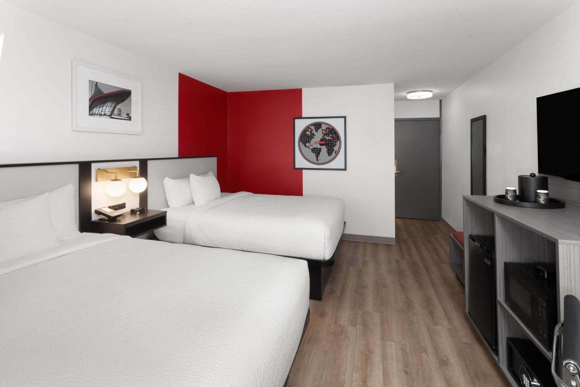 Ramada By Wyndham Milwaukee Otel Dış mekan fotoğraf
