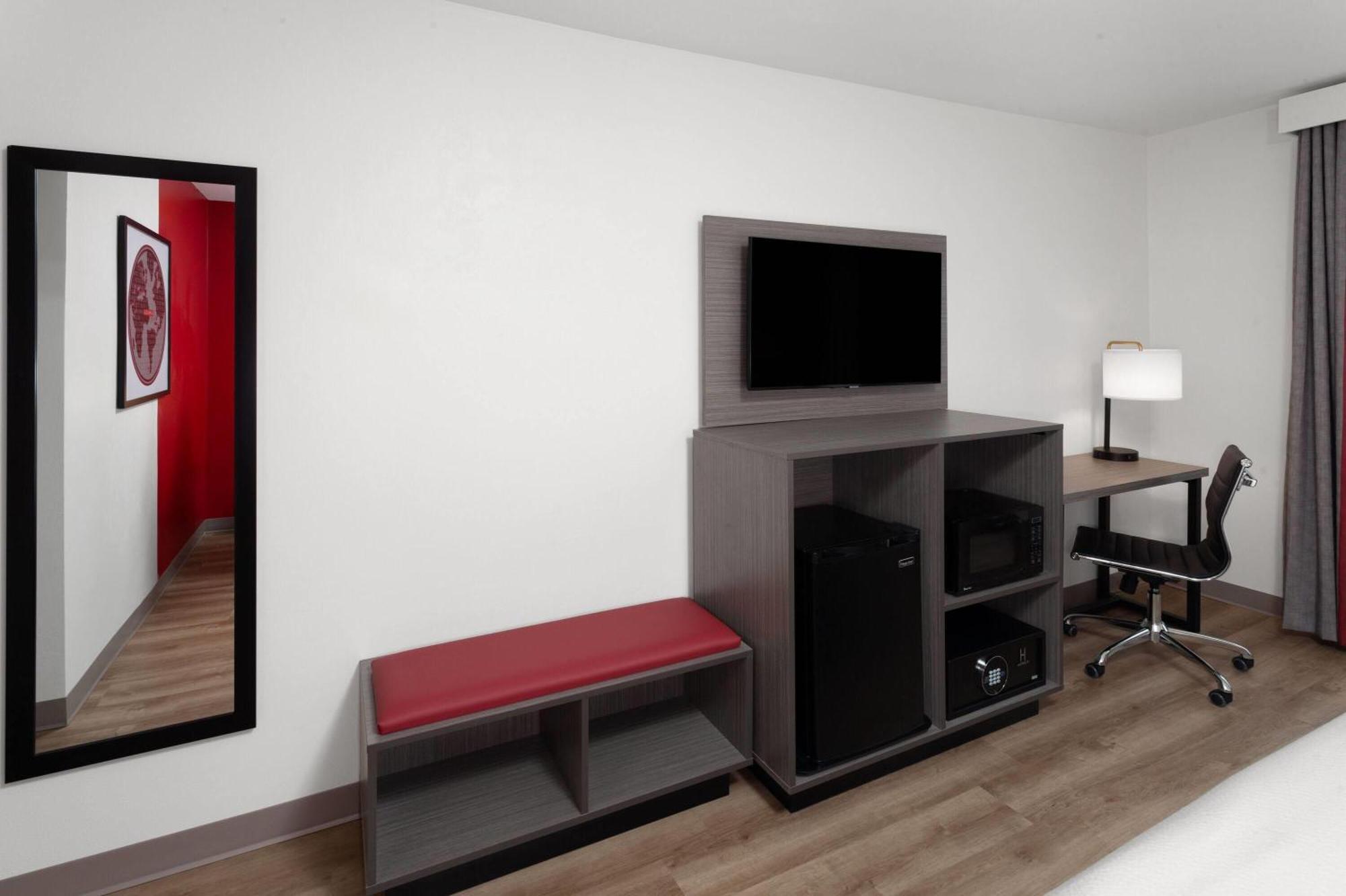Ramada By Wyndham Milwaukee Otel Dış mekan fotoğraf