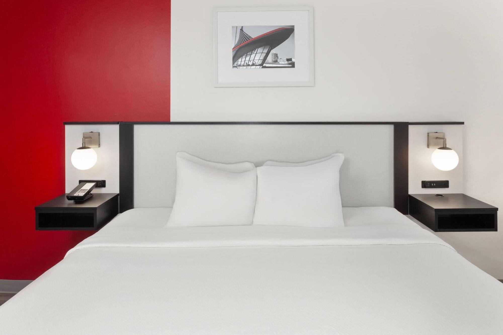Ramada By Wyndham Milwaukee Otel Dış mekan fotoğraf