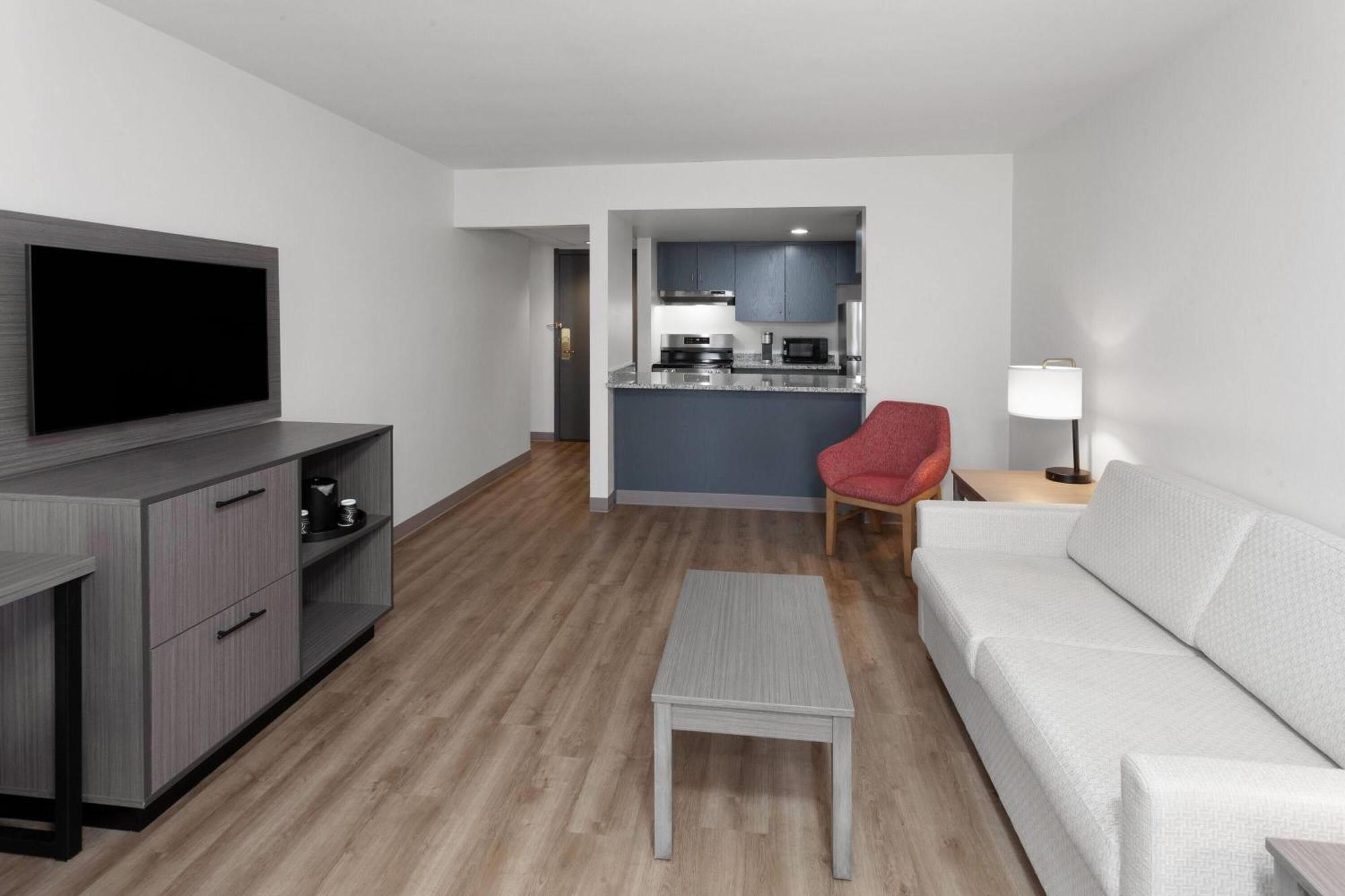 Ramada By Wyndham Milwaukee Otel Dış mekan fotoğraf