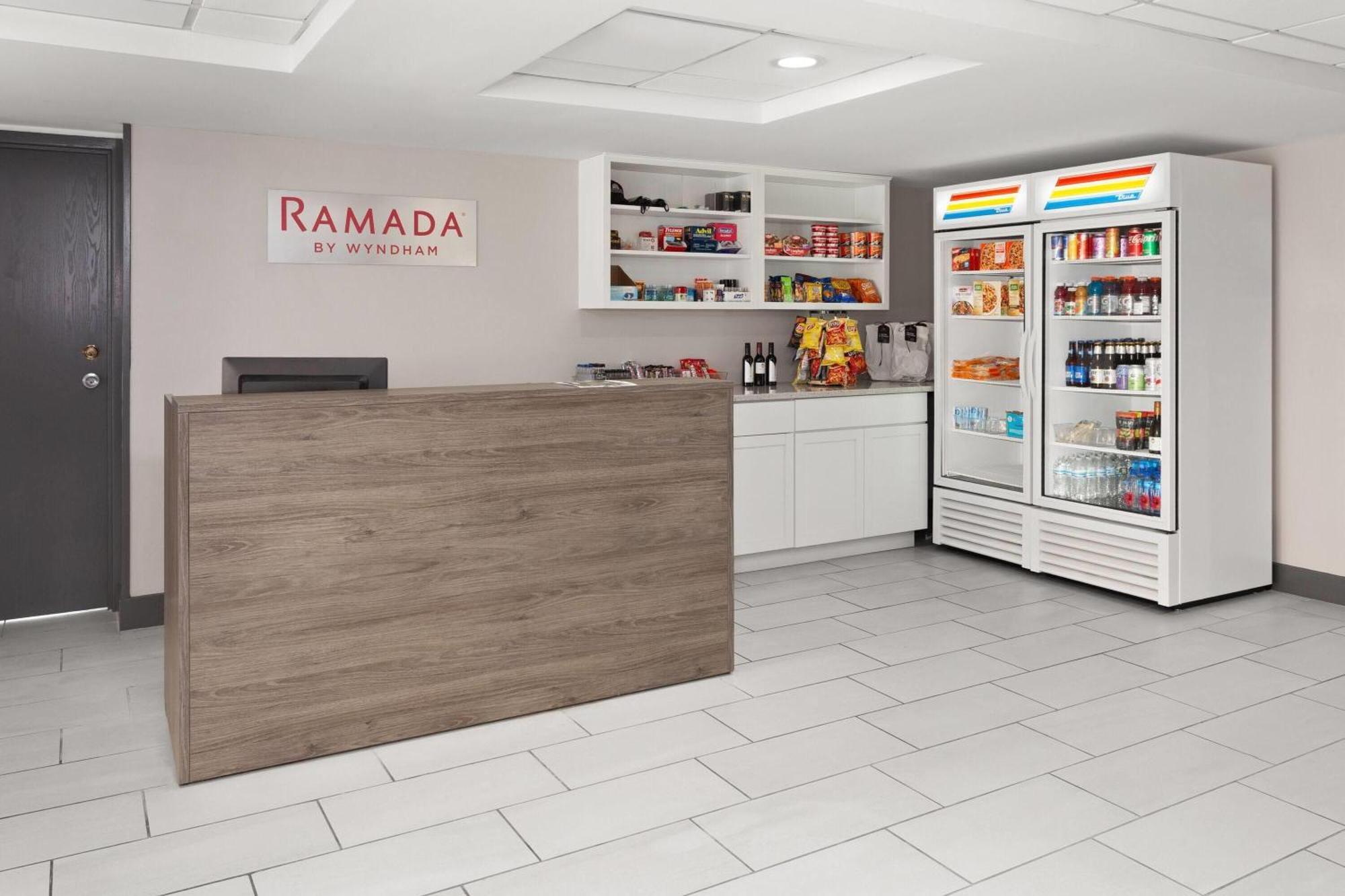 Ramada By Wyndham Milwaukee Otel Dış mekan fotoğraf