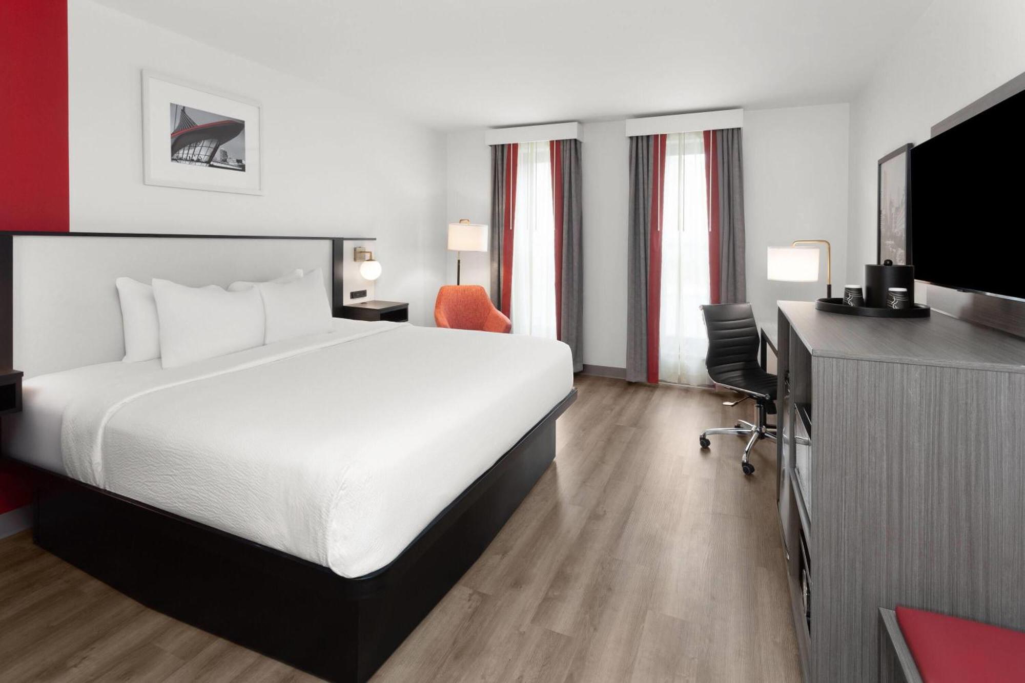 Ramada By Wyndham Milwaukee Otel Dış mekan fotoğraf