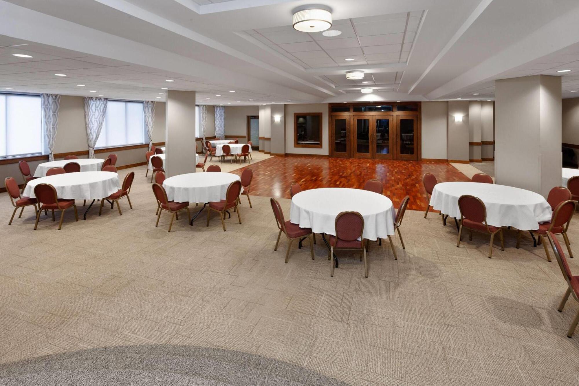 Ramada By Wyndham Milwaukee Otel Dış mekan fotoğraf
