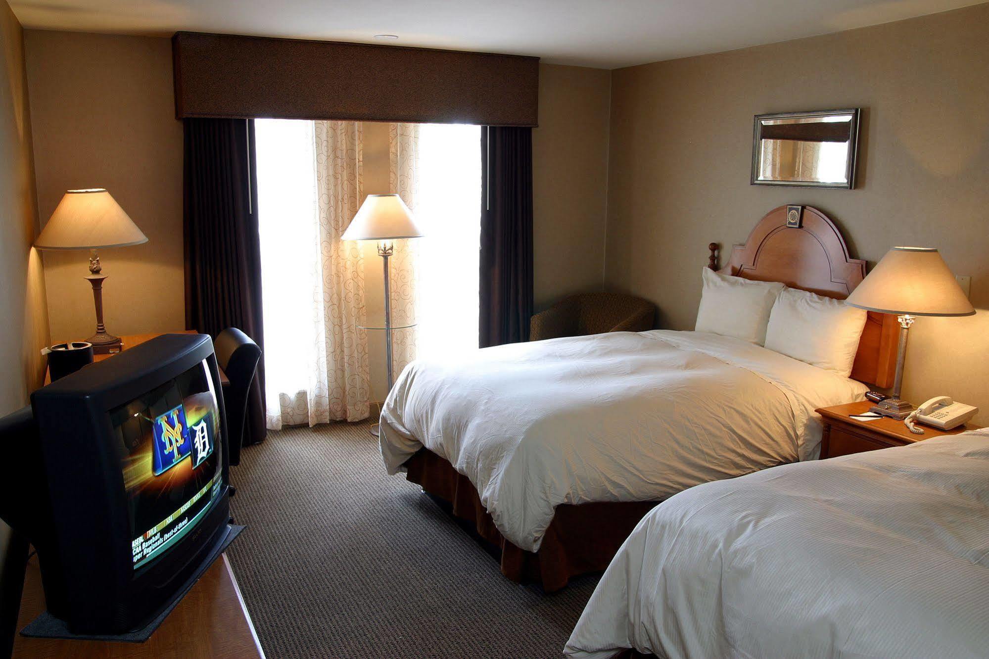 Ramada By Wyndham Milwaukee Otel Oda fotoğraf
