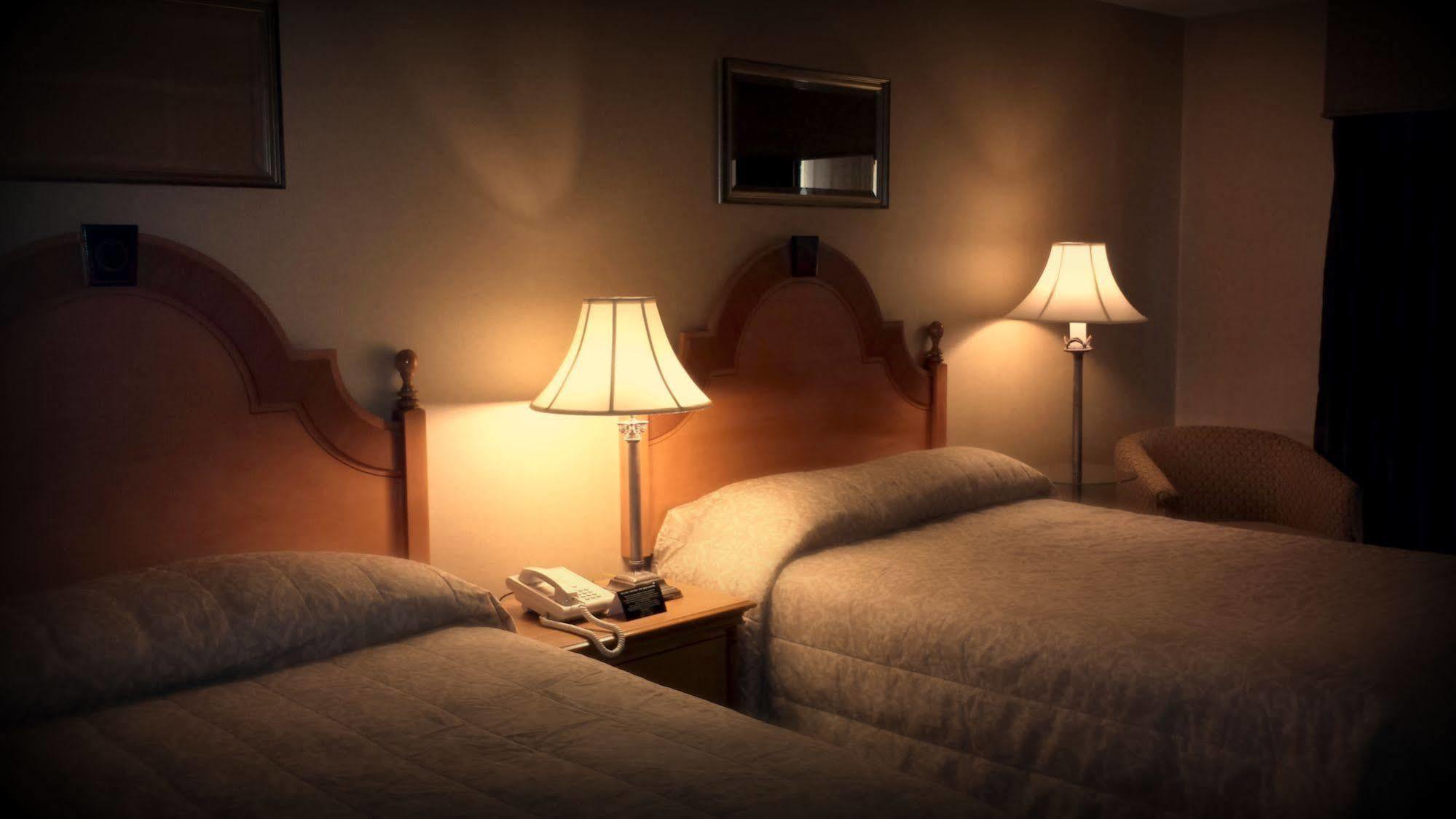 Ramada By Wyndham Milwaukee Otel Dış mekan fotoğraf